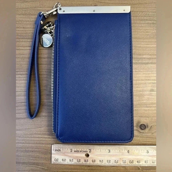 mark. 12 Place Credit Card Wristlet Wallet - Picture 1 of 9